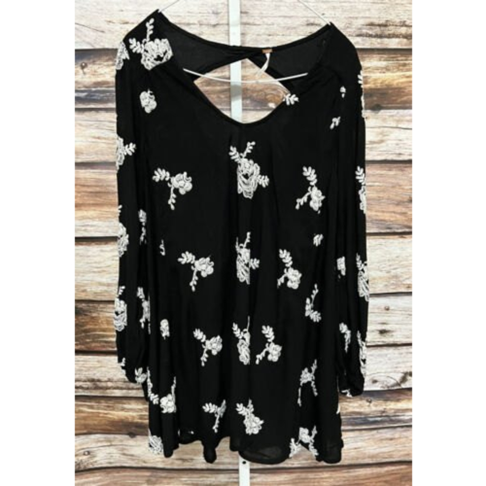 Free People Black White Embroidered Babydoll Dress Size Small Long Sleeve